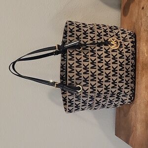 Michael Kors Jet Set Monogram Signature Tote